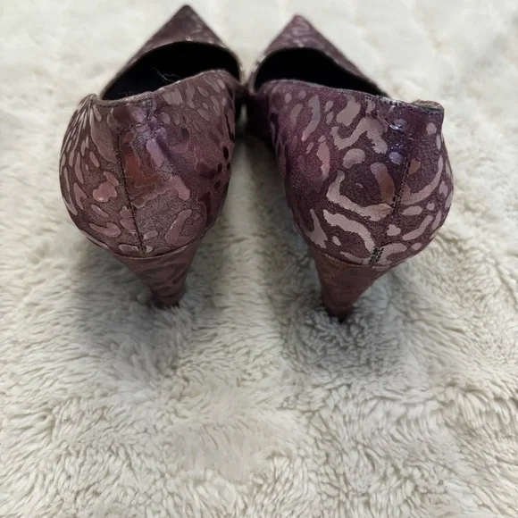 Bruno Magli Metallic Pink Purple Animal Print Pointed Toe Women's Heels Size 7 - Picture 8 of 12